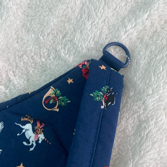 ❄️🆕💙Vera Bradley Sling Backpack “Snow Globe Motifs” - Picture 8 of 9